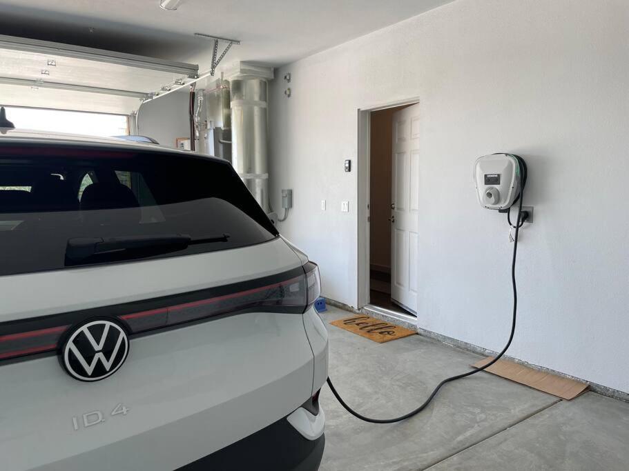 Three Tree Villa W/ Ev Charging Yucca Valley Exterior photo